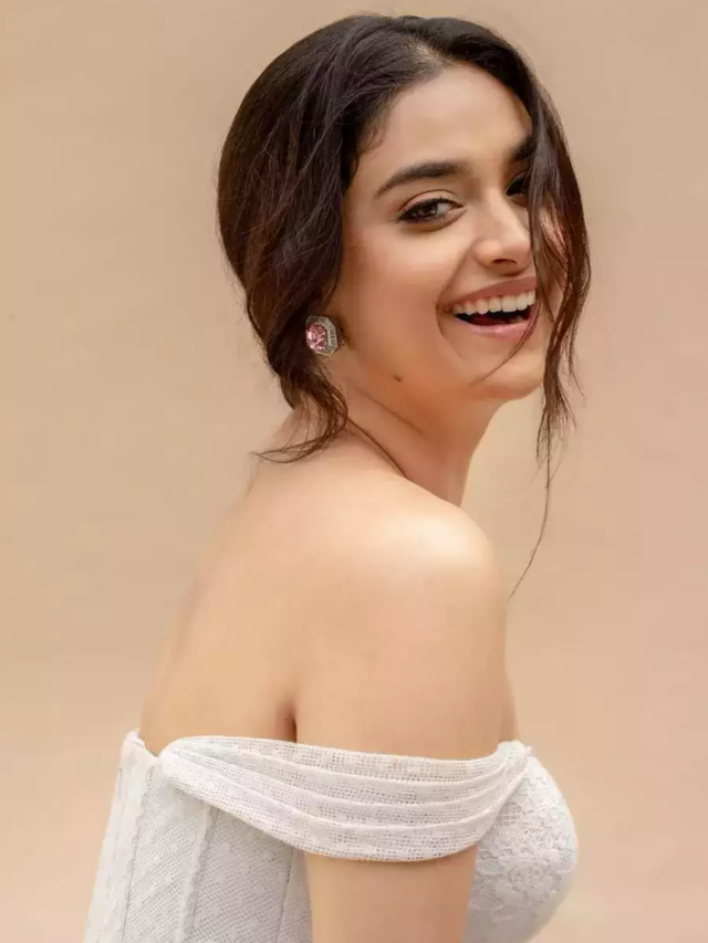20 Most Beautiful South Indian Actress Name, Photos 2023