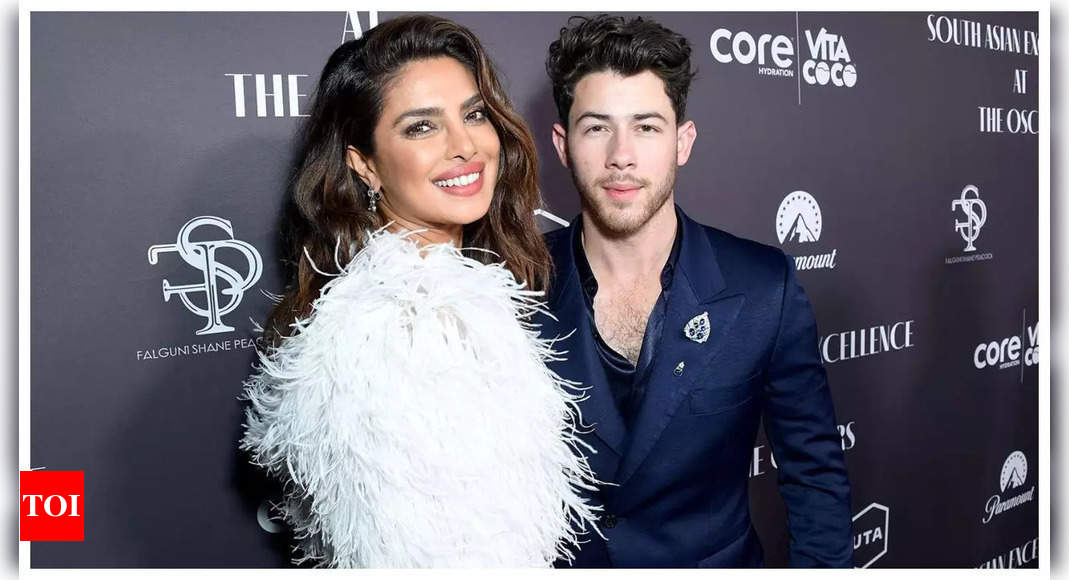 ​Priyanka Chopra and Nick Jonas celebrate New Years in Cabo with Madhu Chopra: pics inside | Hindi Movie News
