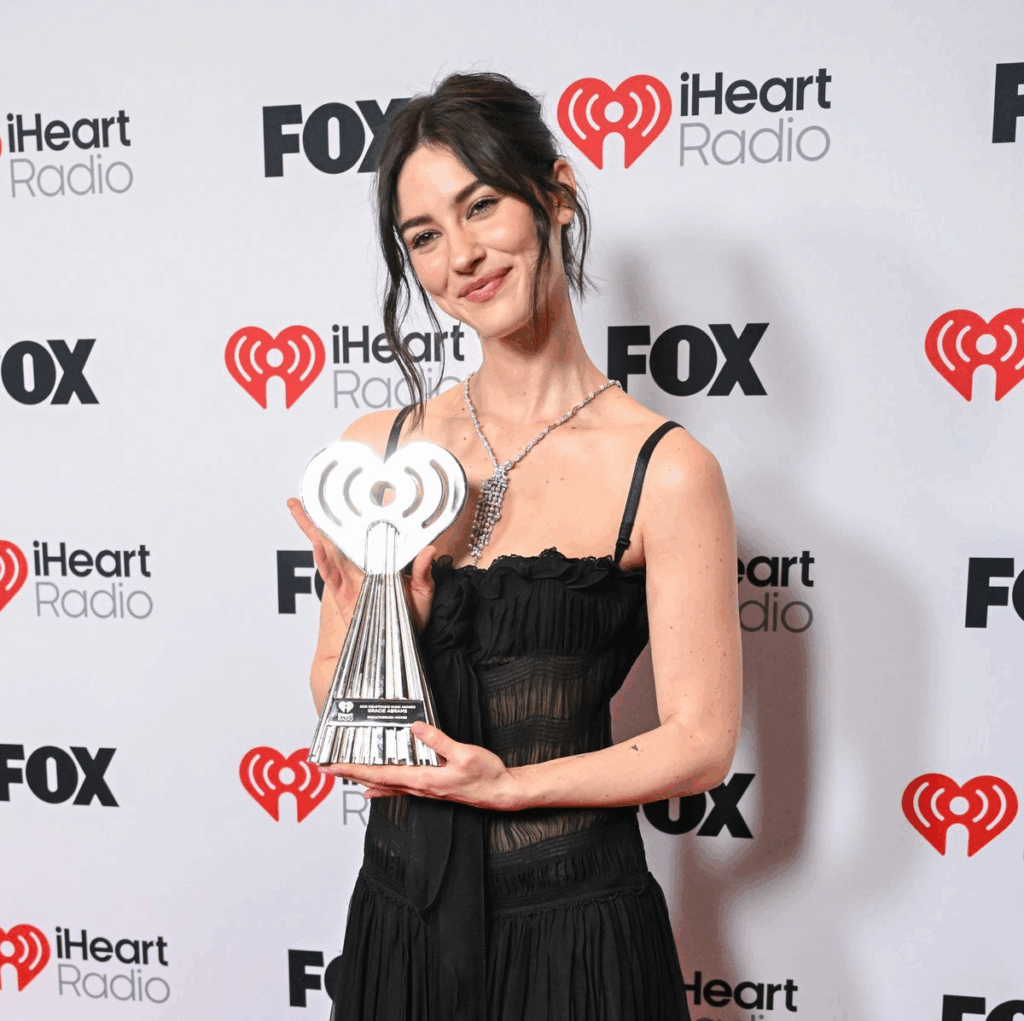 NEW ARTIST OF THE YEAR